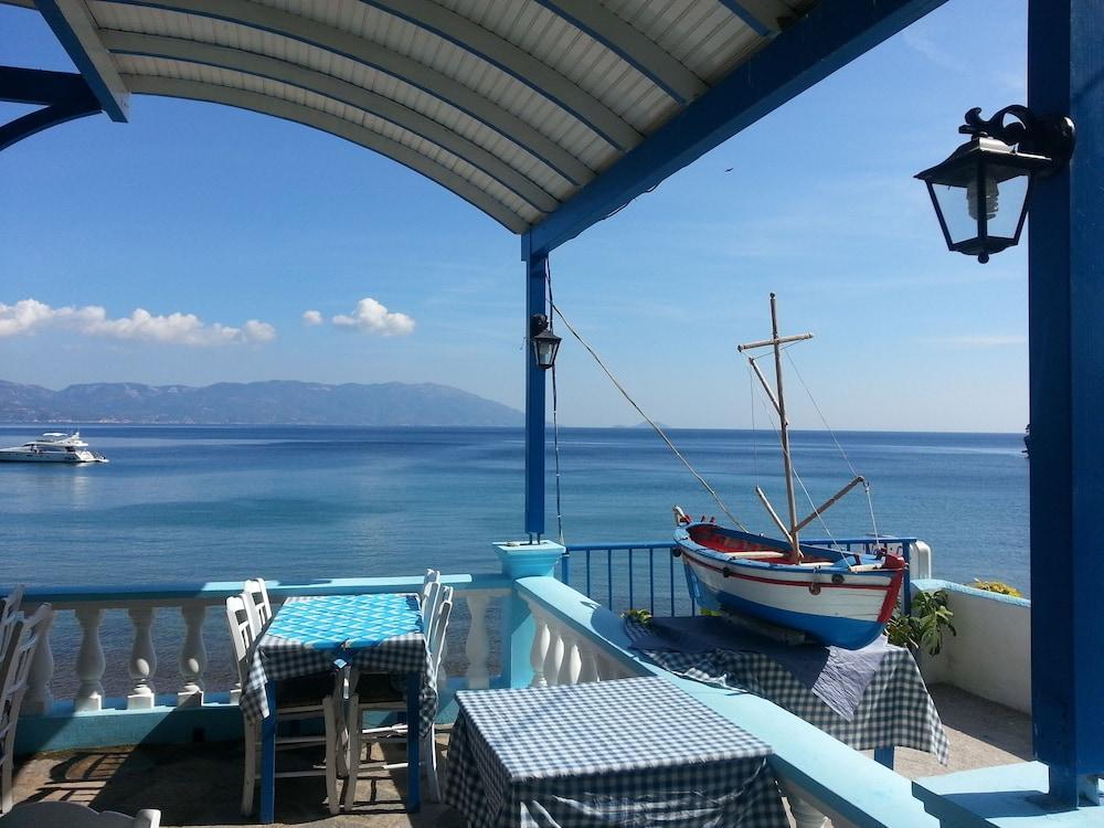 Nereides Seaside Apartments Marathokampos Bagian luar foto
