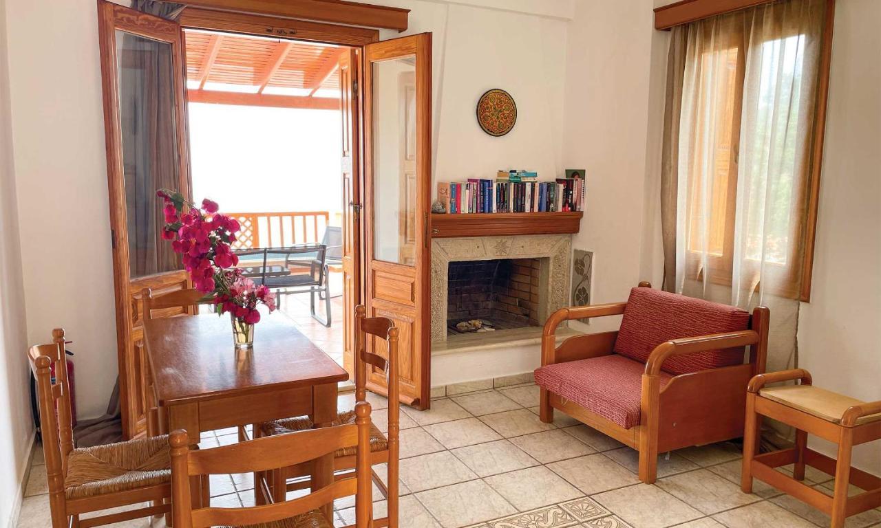 Nereides Seaside Apartments Marathokampos Bagian luar foto