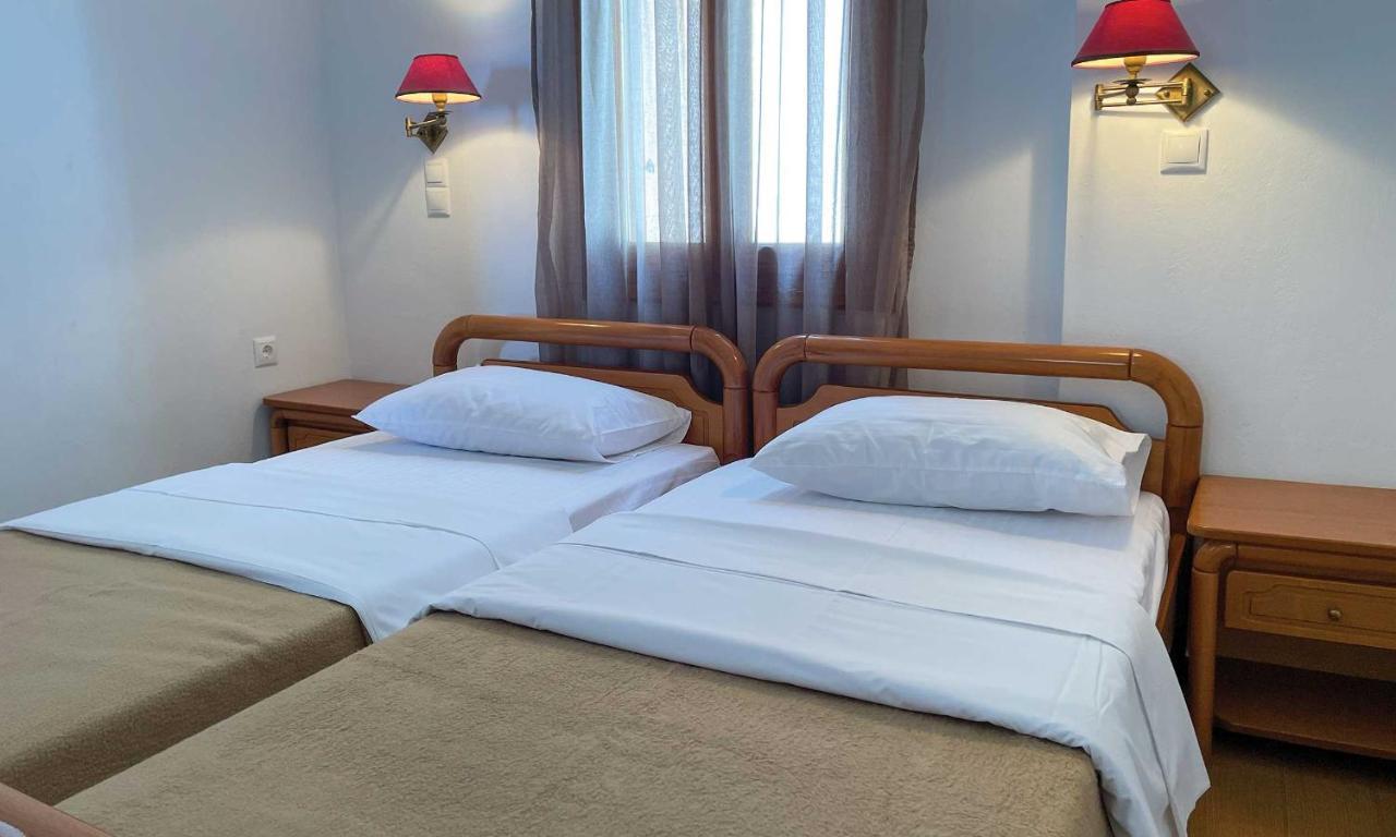 Nereides Seaside Apartments Marathokampos Bagian luar foto