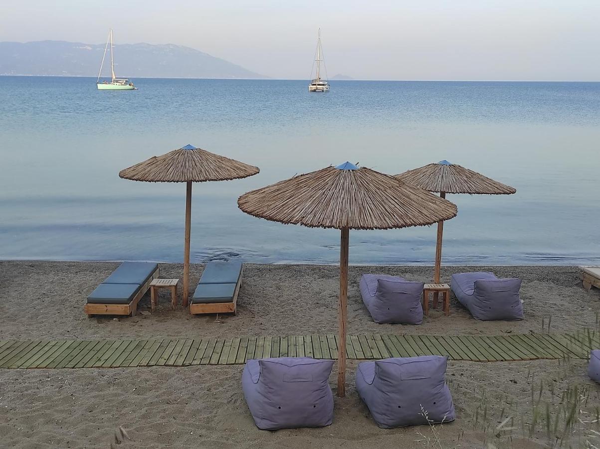 Nereides Seaside Apartments Marathokampos Bagian luar foto