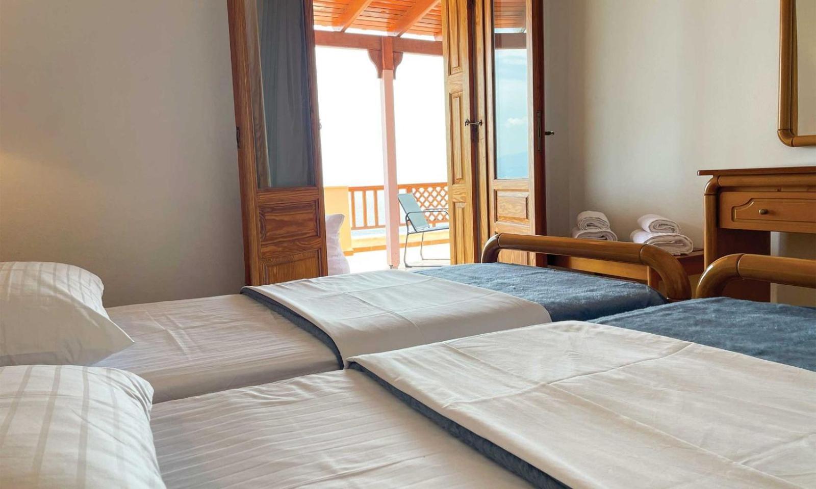 Nereides Seaside Apartments Marathokampos Bagian luar foto