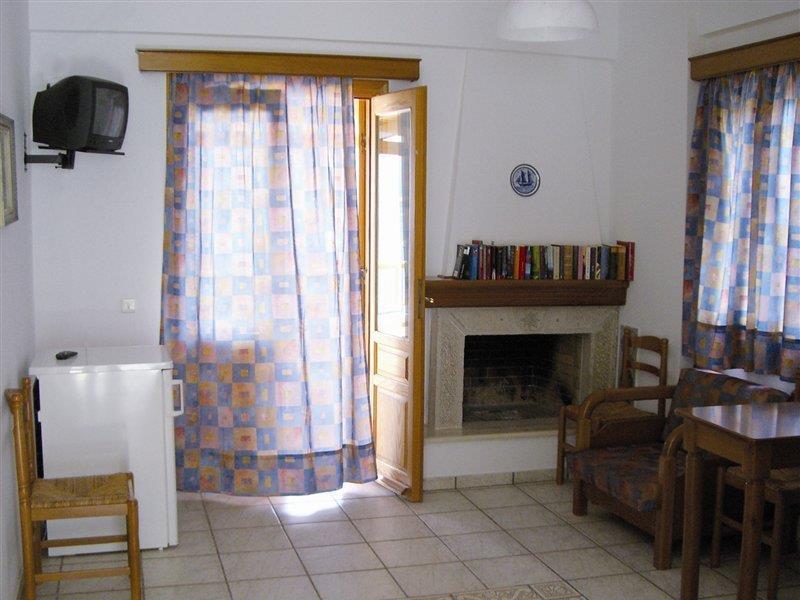 Nereides Seaside Apartments Marathokampos Bagian luar foto