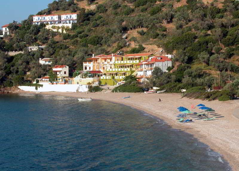 Nereides Seaside Apartments Marathokampos Bagian luar foto