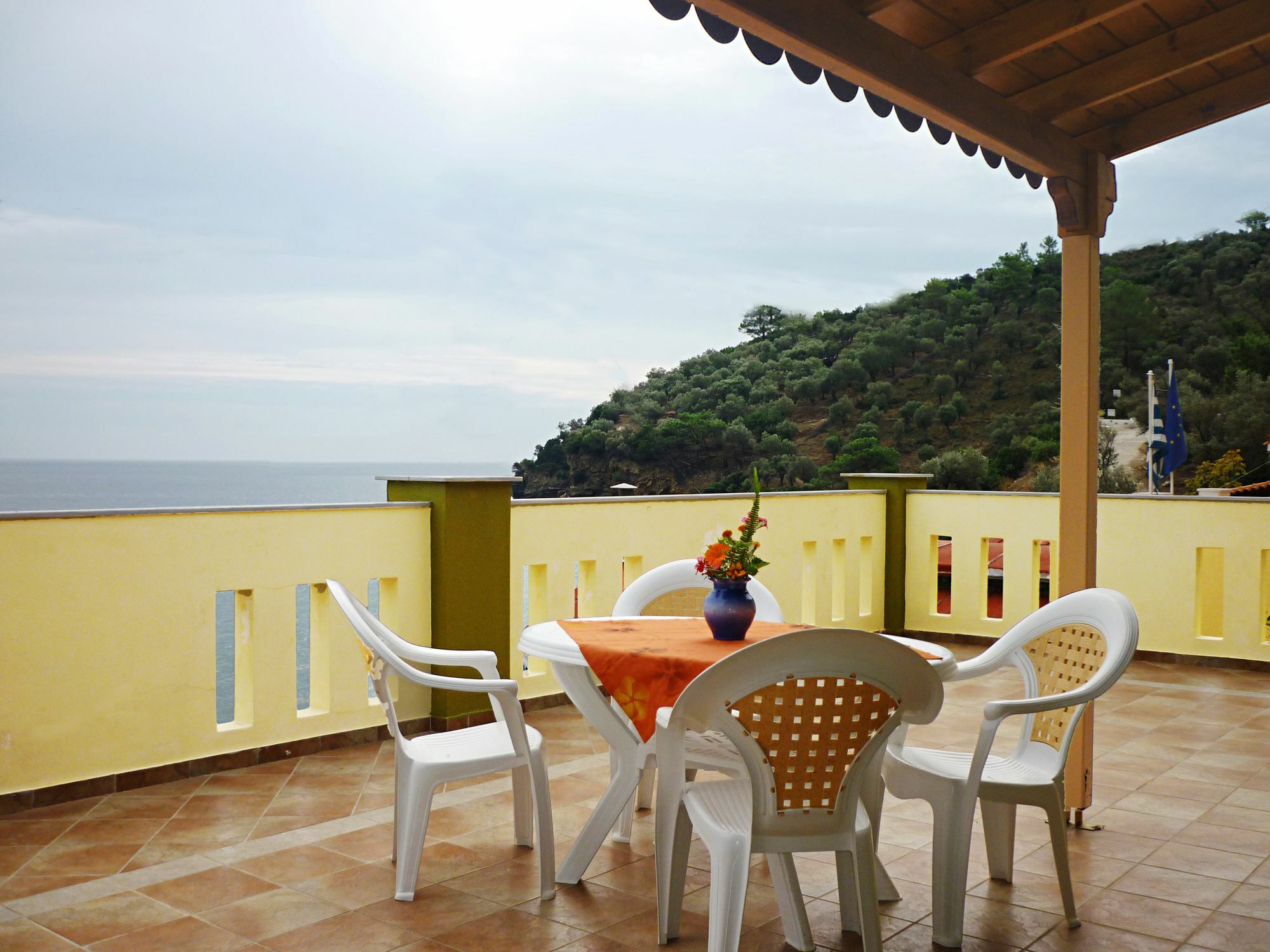Nereides Seaside Apartments Marathokampos Bagian luar foto