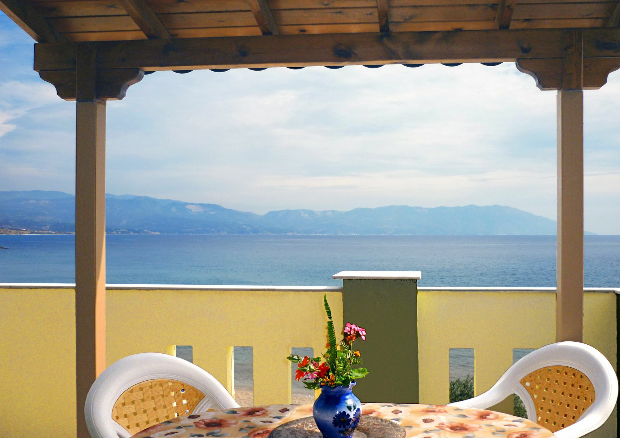 Nereides Seaside Apartments Marathokampos Bagian luar foto