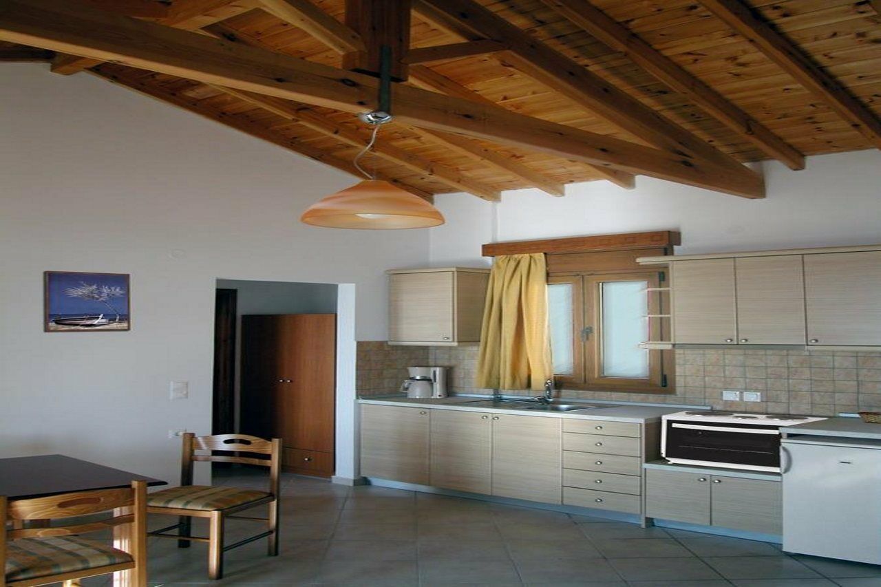 Nereides Seaside Apartments Marathokampos Bagian luar foto