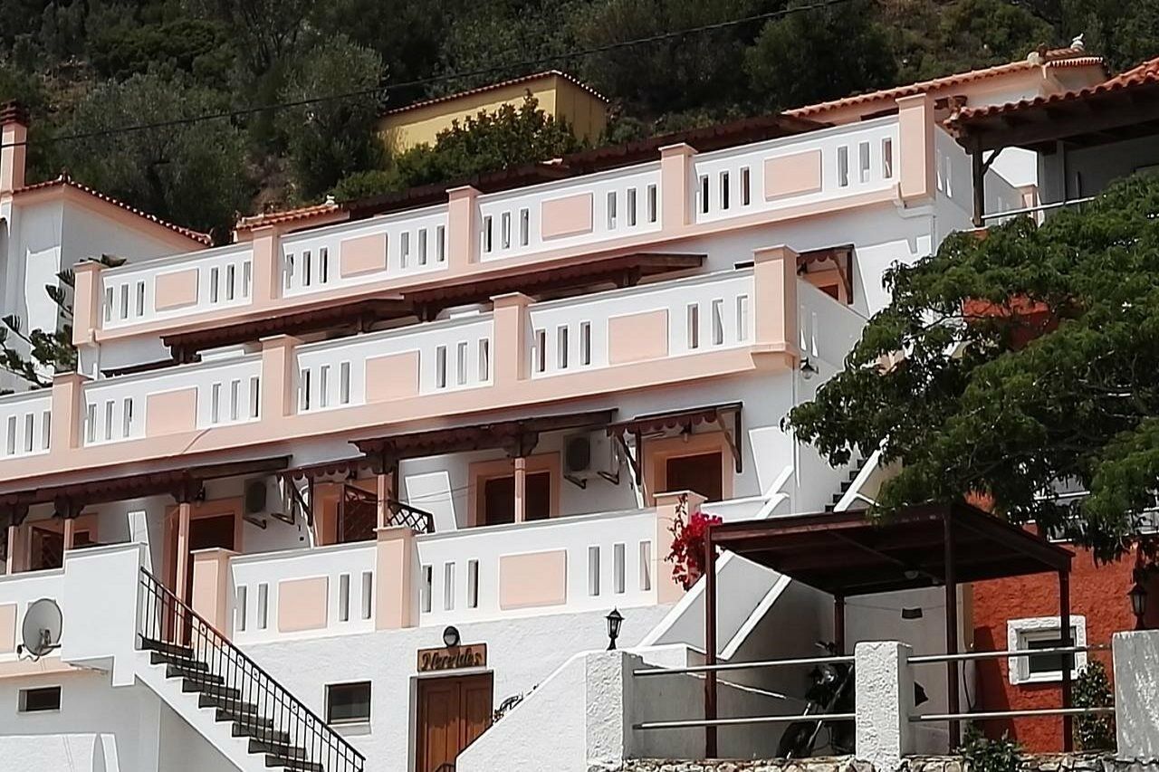 Nereides Seaside Apartments Marathokampos Bagian luar foto